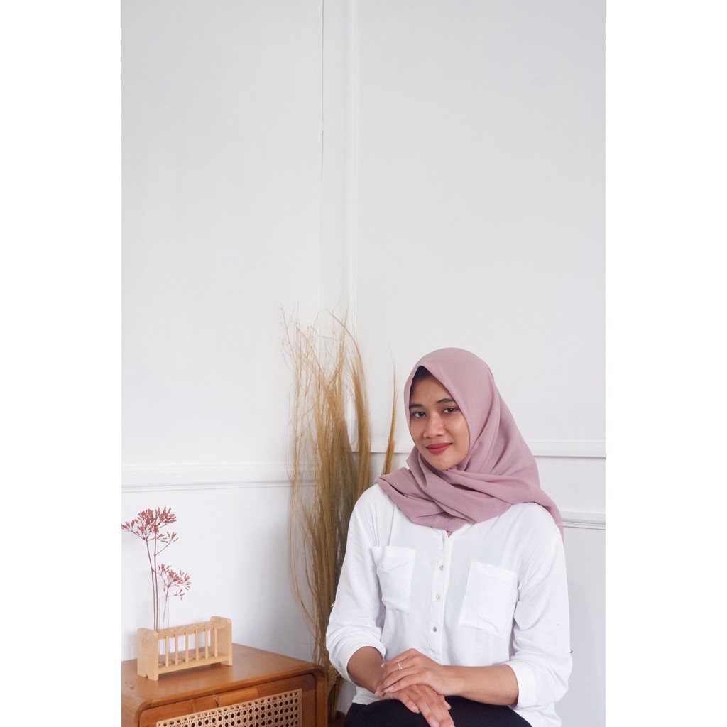 50 warna BELLA SQUARE JILBAB SEGI EMPAT POLLYCOTTON-bella biscuit