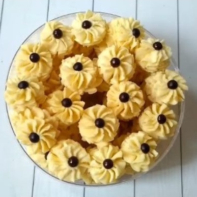 

kue semprit susu