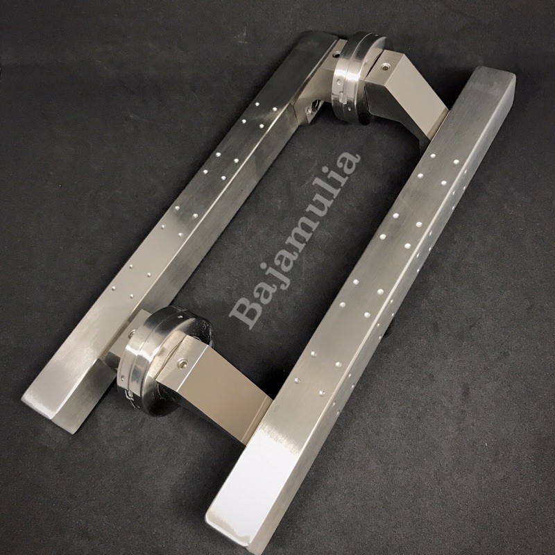 handel pintu / tarikan pintu / handel pintu kupu tarung / door handle