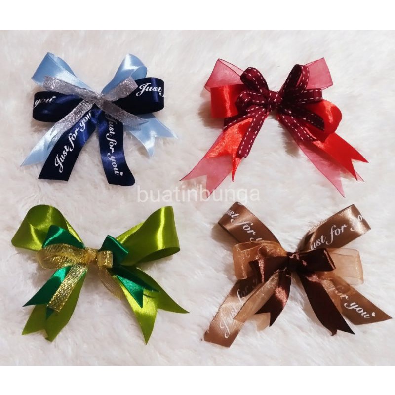 

Pita Hampers Bingkisan Pita Tulisan Pita Organza Pita Satin Pita Jepang Hiasan Gift Pita Kado Hadiah Pita Lebaran Pita Natal Pita Bunga Souvenir Box Seserahan