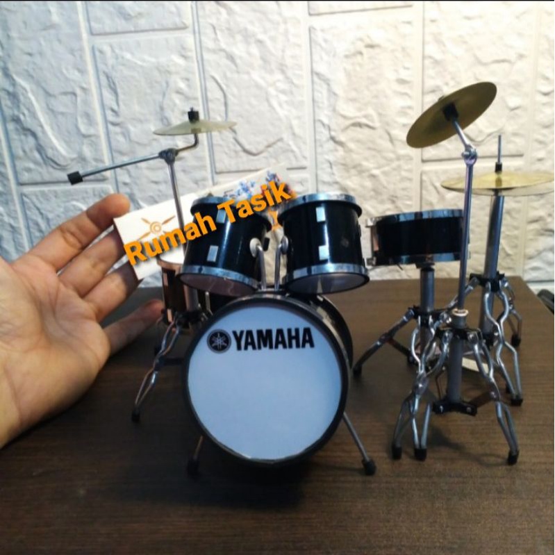 Miniatur Alat Musik Drumset Untuk Pajangan / Hiasan / Kado Atau Souvenir Murah Berkualitas