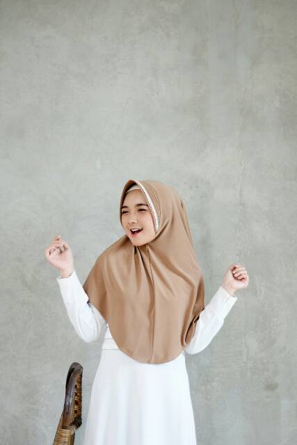 HIJAB / JILBAB INSTAN KHIMAR DENGAN PED RENDA PREMIUM - BAHAN STELA HALUS