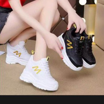 sepatu sneaker Kets wanita tali M