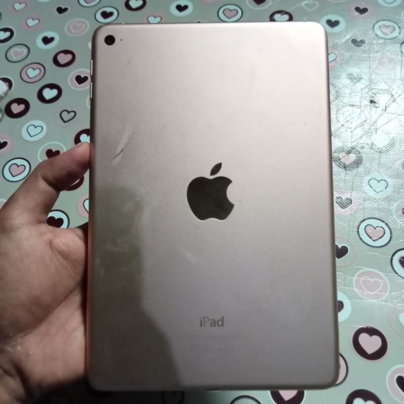 Ipad mini 4 model a1538 minus lcd