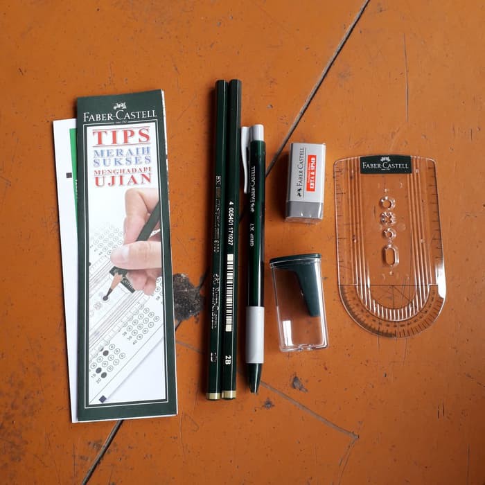 

Paket Ujian - Paket Alat Tulis - Paket Puzzle Anak Faber Castell. 1 Paket Alat Tulis Buat Ujian.