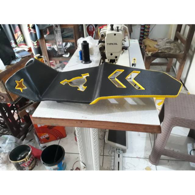 Jok motor vixion new custome lubang