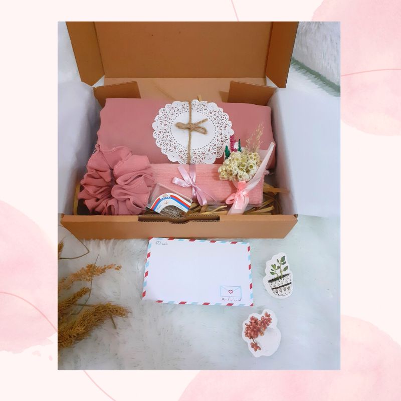 

HAMPERS HIJAB GIFT BOX KADO WISUDA KADO ULANG TAHUN HAMPERS WISUDA KADO CEWEK