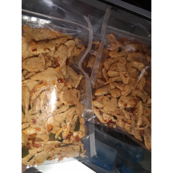 

BASRENG VIRAL EXTRA PEDAS DAUN JERUK 55GRAM/POUCH