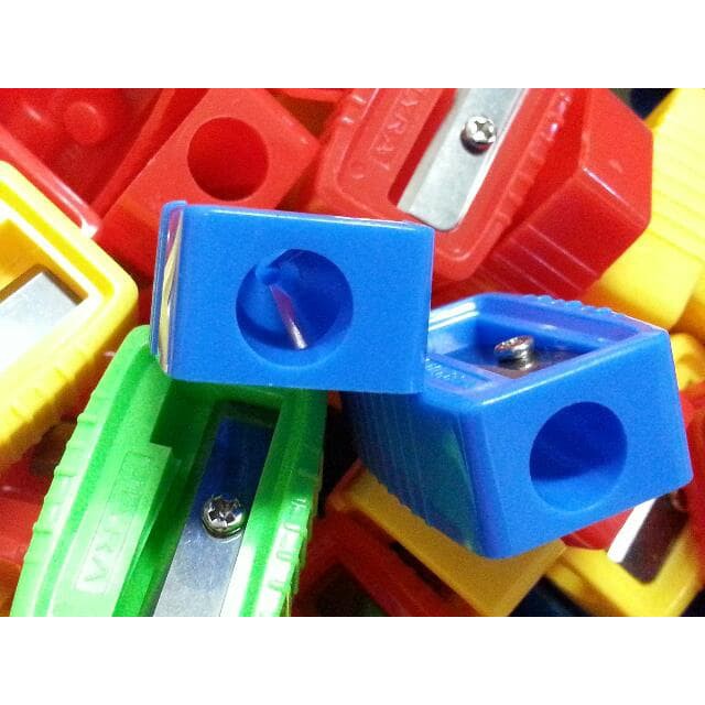 Lyra-9586 Plastic sharpener 1 hole / Serutan Lyra / Rautan pensil