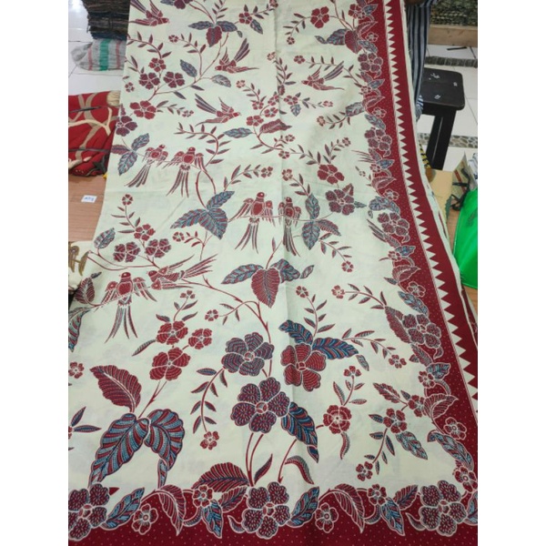 kain batik solo motif burung walet merah dasar putih