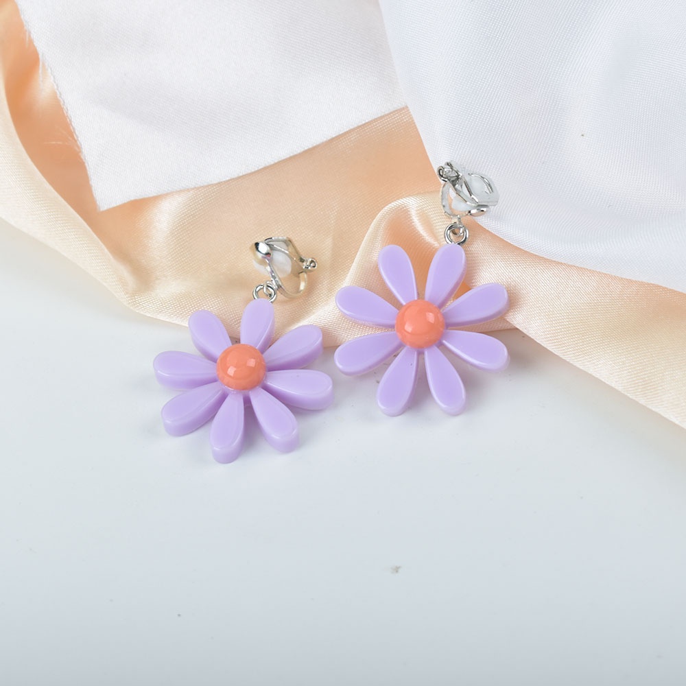 Anting Klip Tanpa Tindik Desain Bunga Daisy Besar Warna Putih Kuning Biru Bahan Resin Untuk Wanita