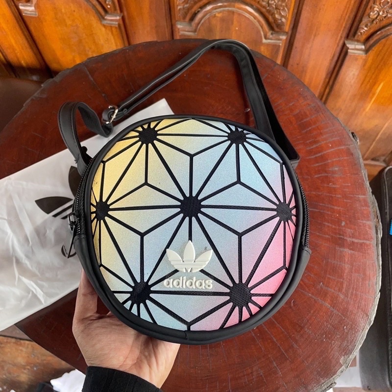 ((BEST QUALITY)) SLINGBAG ADIDAS ROUND / SLINGBAG ADIDAS ISSEY MIYAKE / TAS SELEMPANG ADIDAS / TAS SELEMPANG WANITA / TAS WANITA KEKINIAN / SLINGBAG WANITA IMPORT