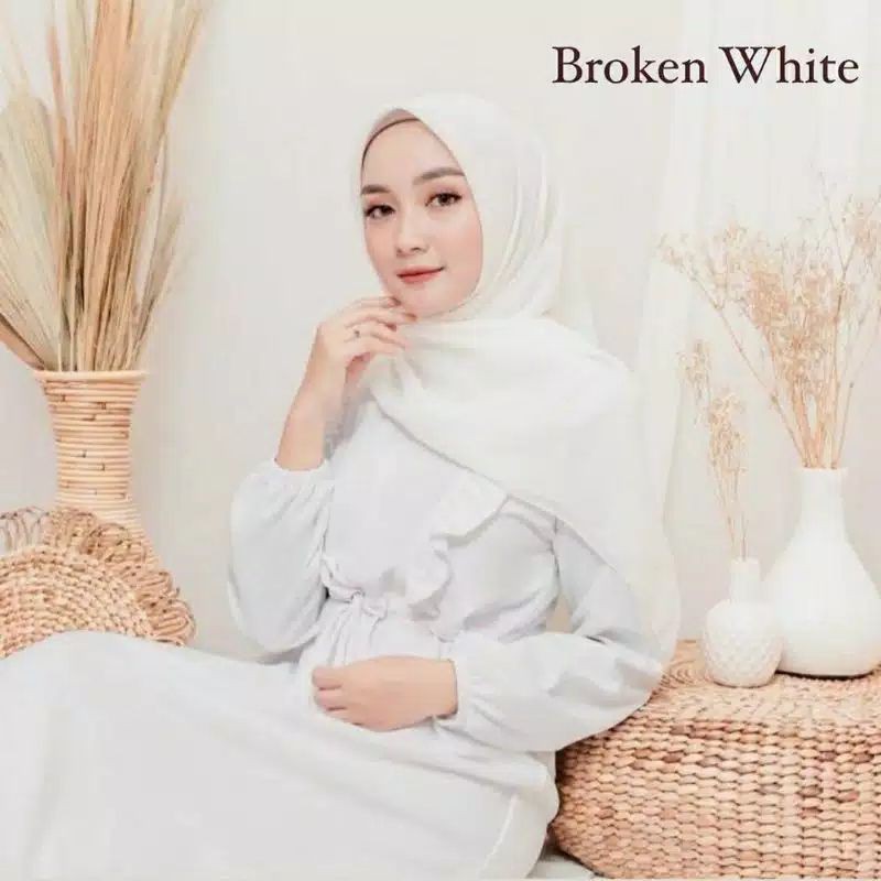 BELLA SQUARE WARNA BROKEN WHITE
