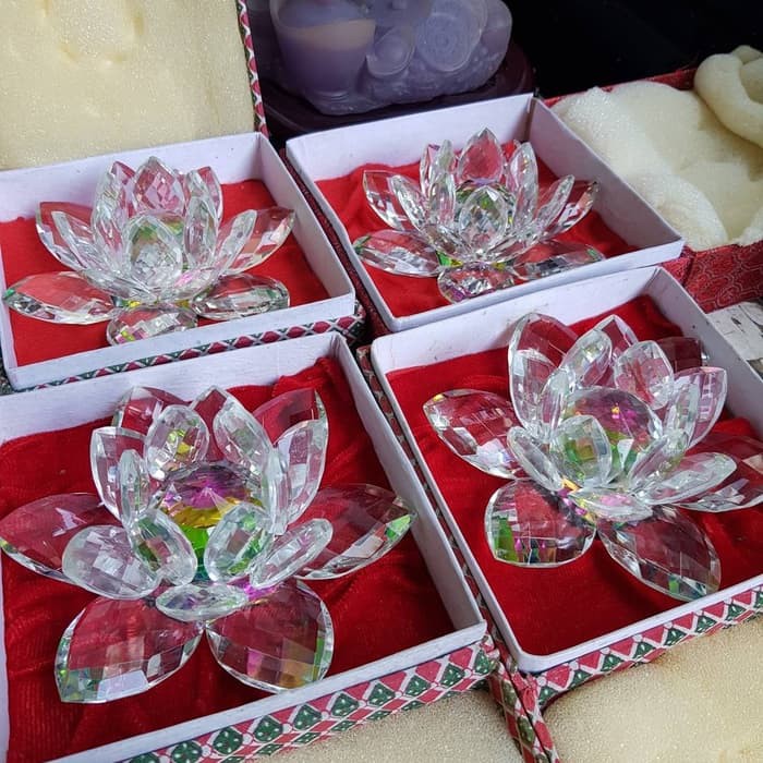 Dijual pajangan hiasan teratai crystal batu giok bacan kwan im kaca imlek terbaik