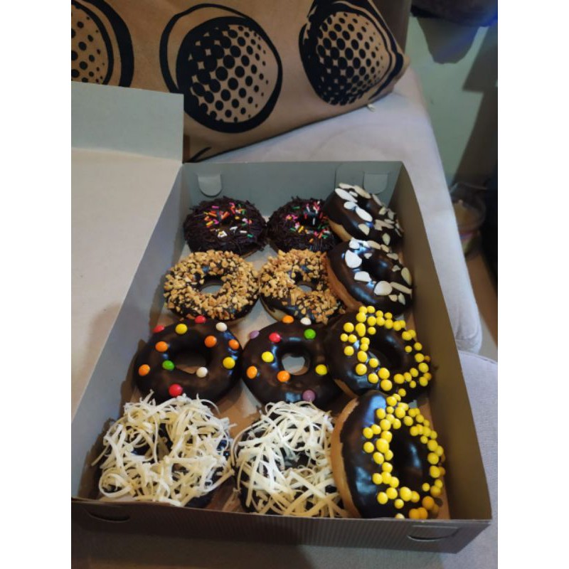 

Dofeeka donat mini isi 12 pcs