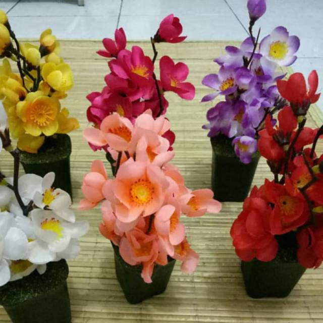 BUNGA SAKURA MINI Pot Plastik Hiasan Dekorasi Rak Dinding