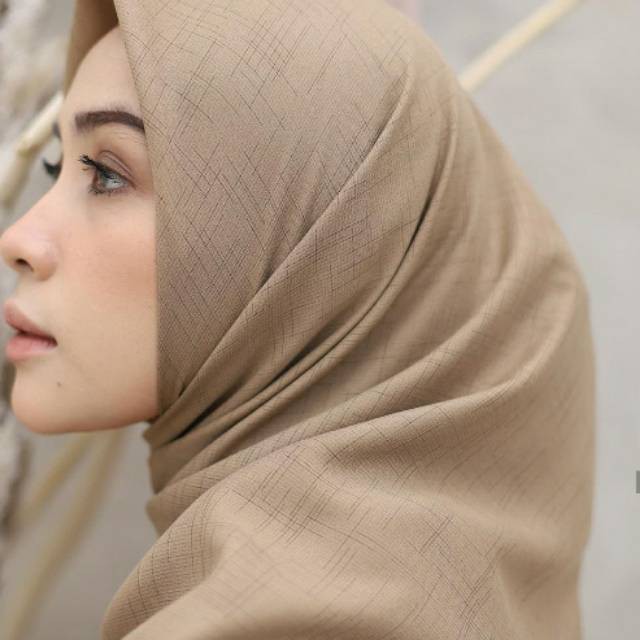 Hijab Segi Empat Voal Waffle UM Laser Cut,