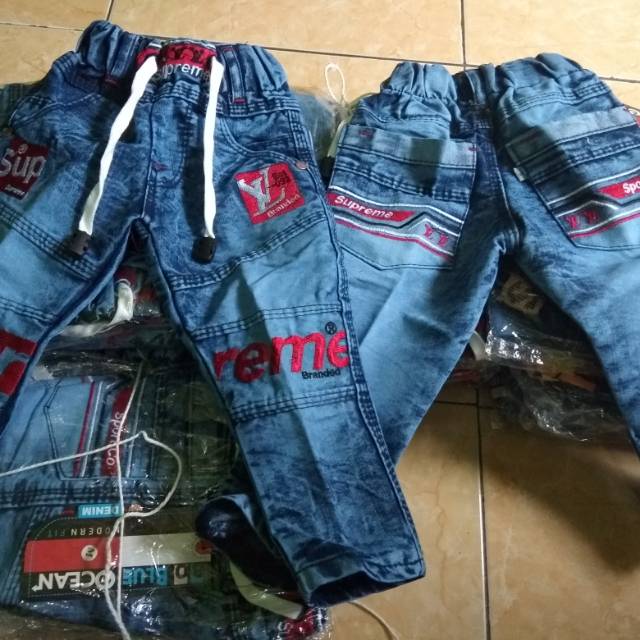 Levis anak laki