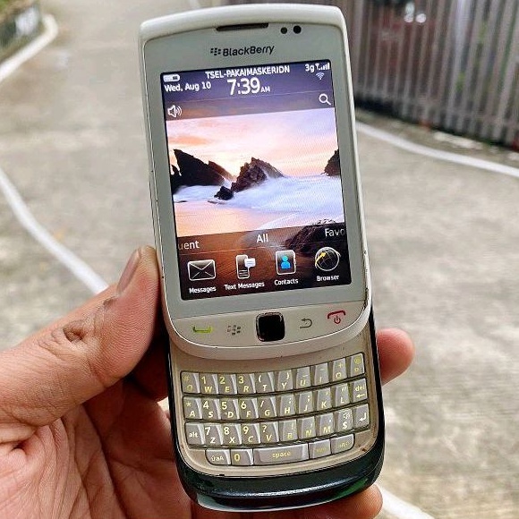 BLACKBERRY TORCH 9800 HP JADUL SECOND ORIGINAL KLASIK KAMERA MUSIK HANDPHONE NOSTALGIA