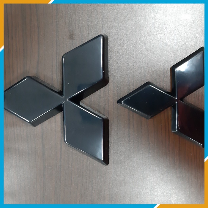 VARIASI COVER Emblem LAMBANG DEPAN BELAKANG mobil Mitsubishi XPANDER / XPANDER CROSS WARNA  hitam