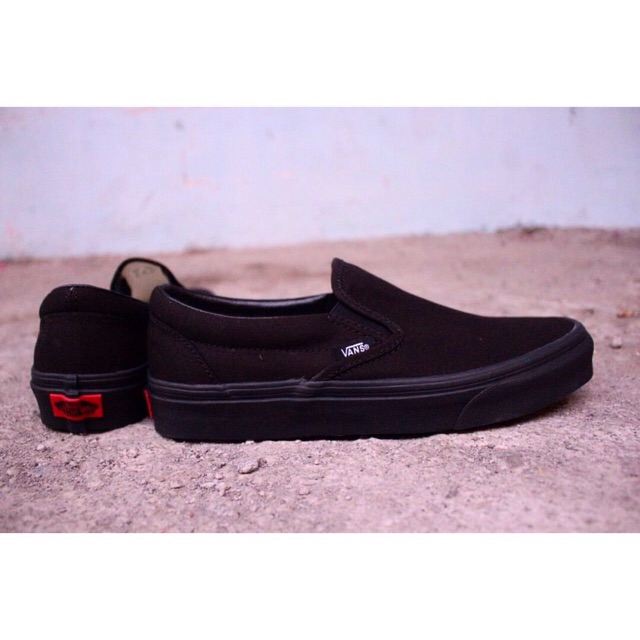 slip on vans full black