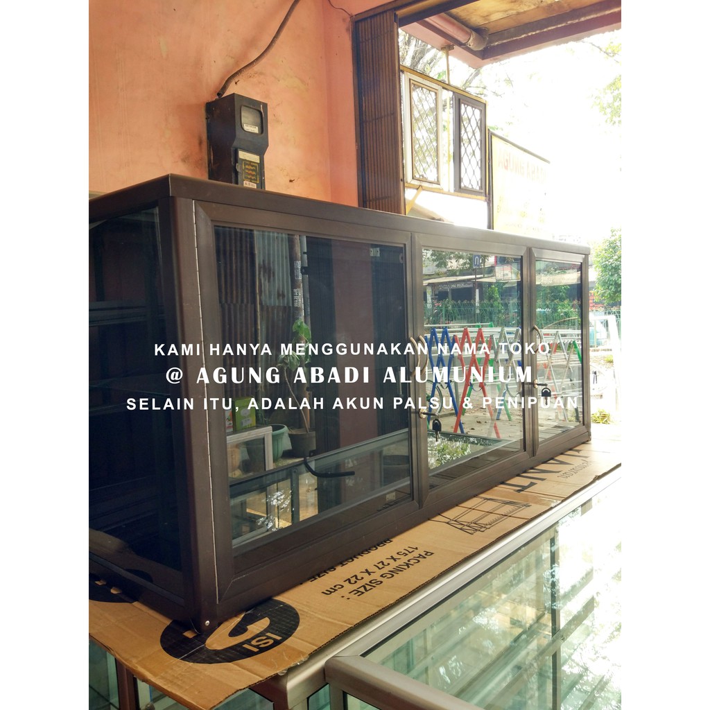 kitchen set alumunium cokelat kaca gantung