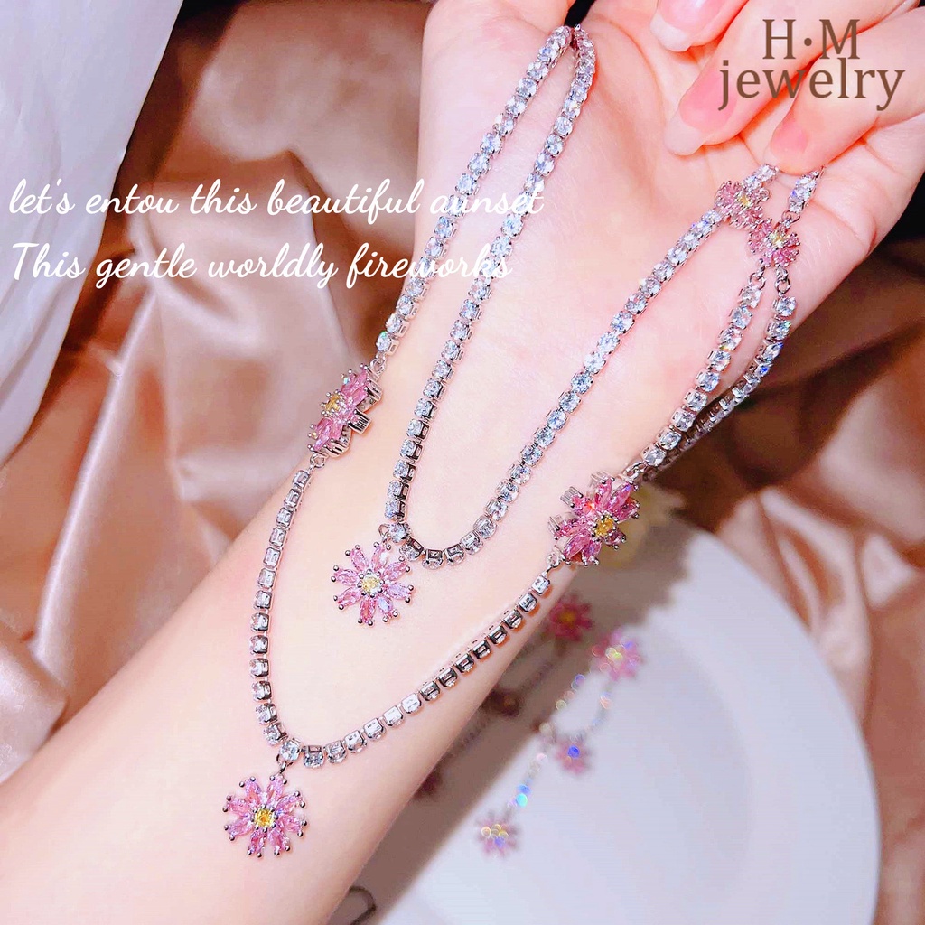 Set Kalung Rantai + Anting Gantung Panjang Kait Motif Bunga Daisy Aksen Rumbai Untuk Perhiasan Wanita