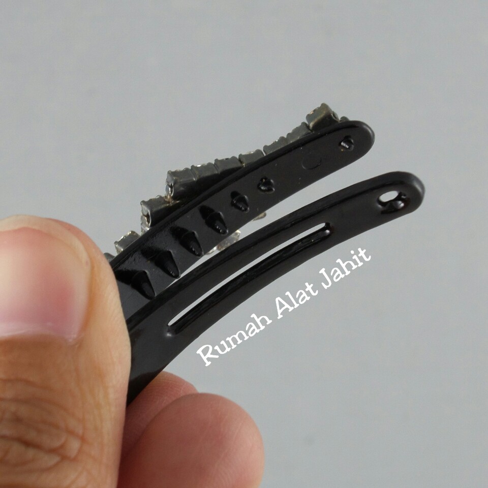 Jepit Rambut / Hair Clip Permata Baris Lengkung Segi Empat 4.5cm (sepasang)