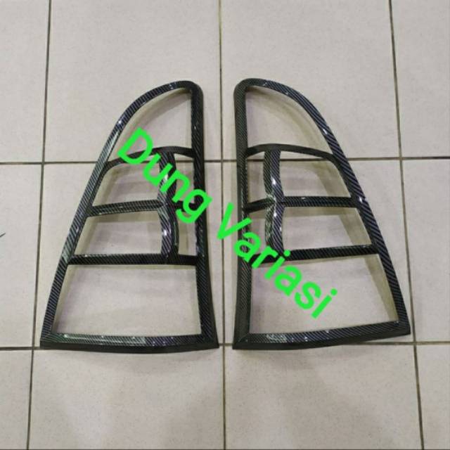 Garnish lampu belakang grand Innova 2012-2015 full carbon