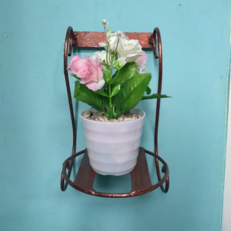 RAK POT BESI DINDING / BUNGA