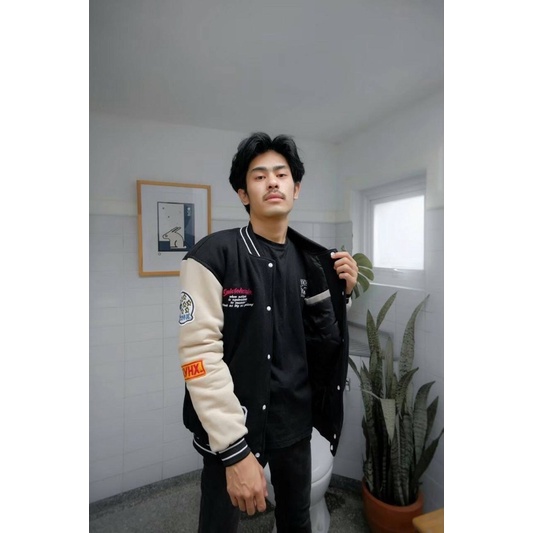 Jaket Baseball Varsity Unisex Original Salvio Hexia Hitam Cream Jaket Varsity Salviohexia