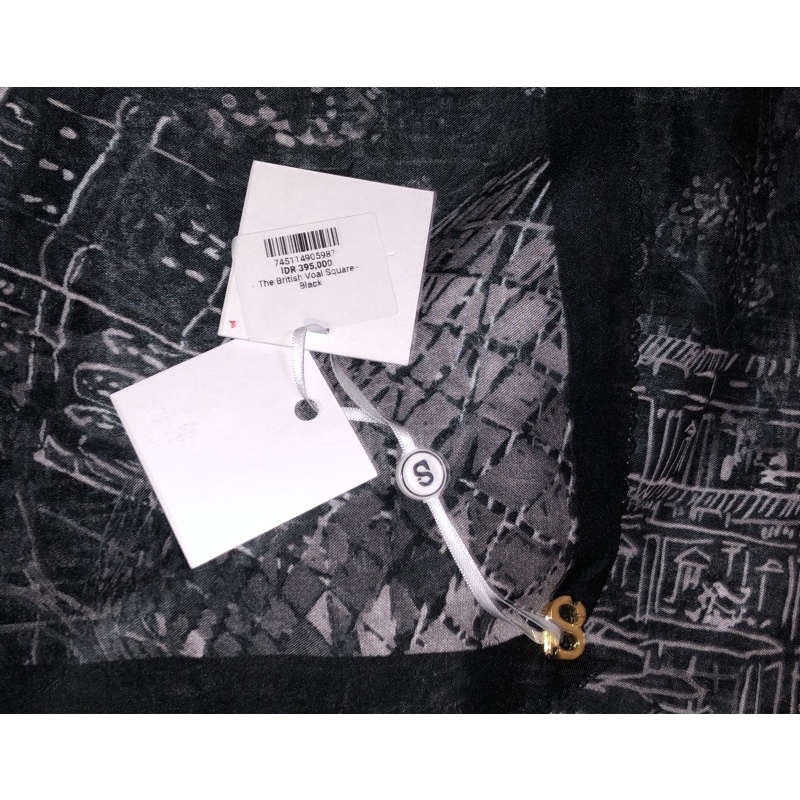 Buttonscarves British - Black