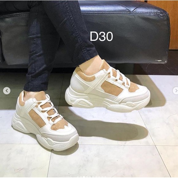 Sepatu sneakers D30