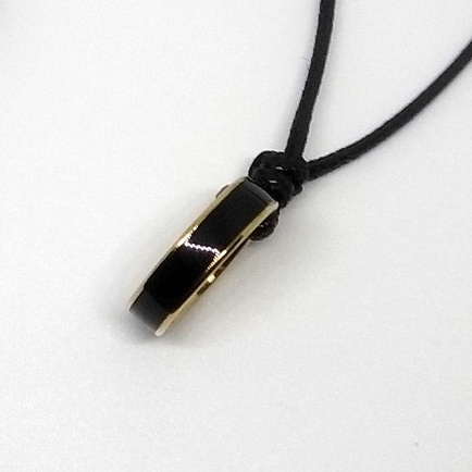 Kalung tali hitam liontin cincin titanium bisa diukir nama sendiri