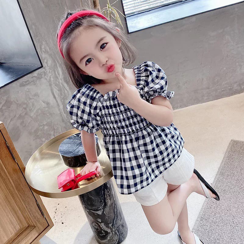 B04 BLOUSE ANGEL KID Bahan katun kotak motif asli ada 2 size S dan M .S untuk anak usia 3-4th