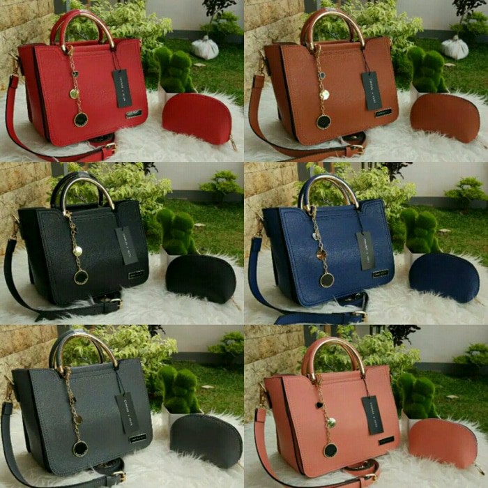 Tas Fashion Branded CK Charles n Keith Jinjing Besi Warna Pink Peach