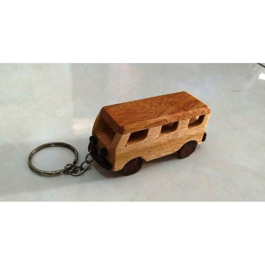 GANTUNGAN KUNCI UNIK MINIATUR BIS BAHAN KAYU. SOUVENIR JOGJA. OLEH OLEH JOGJA. GANTUNGAN KUNCI LUCU.