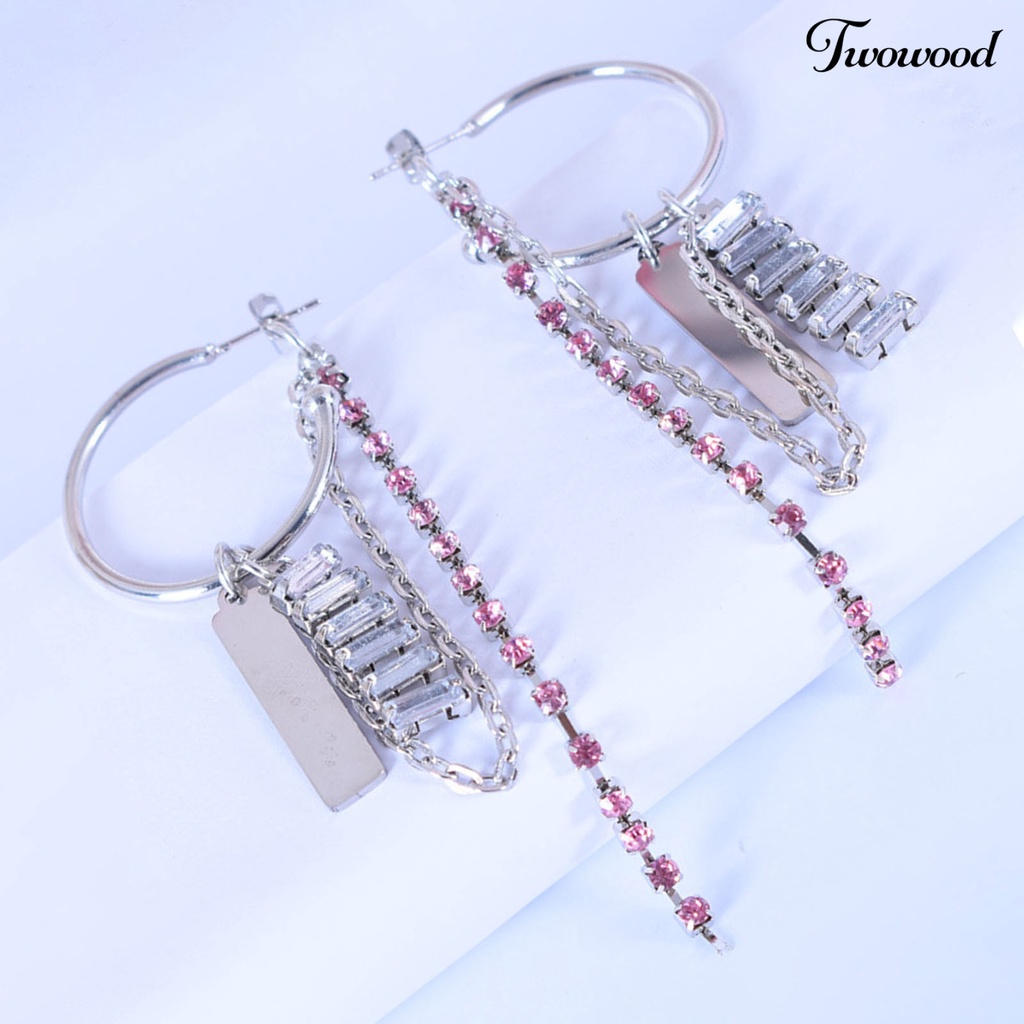 1 Pasang Anting Rantai Rumbai Bentuk C Aksen Berlian Imitasi Warna Pink Untuk Wanita