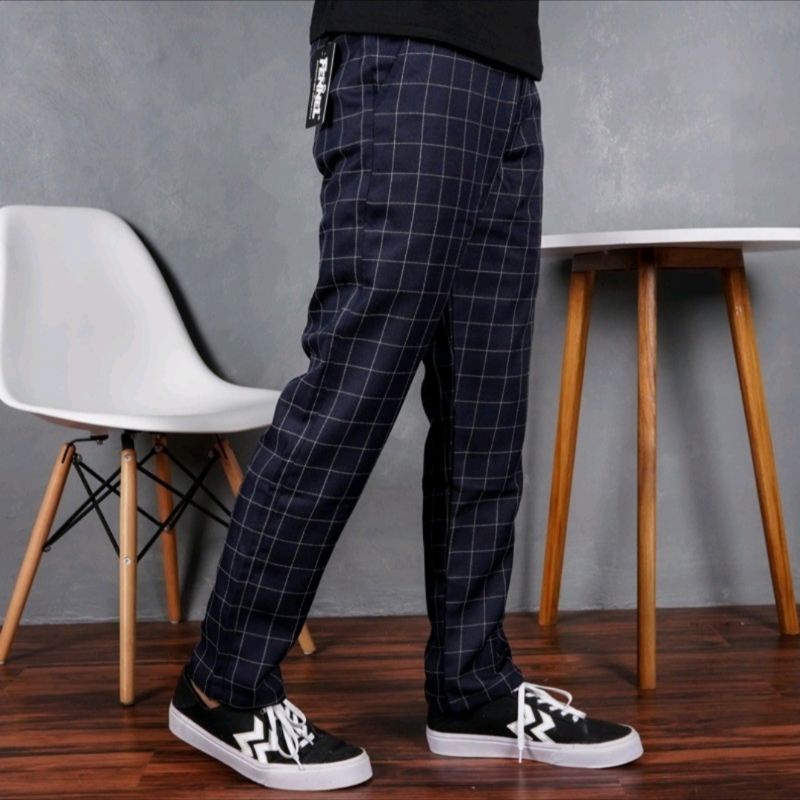 Celana Panjang Tartan Slim fit Motif Kotak