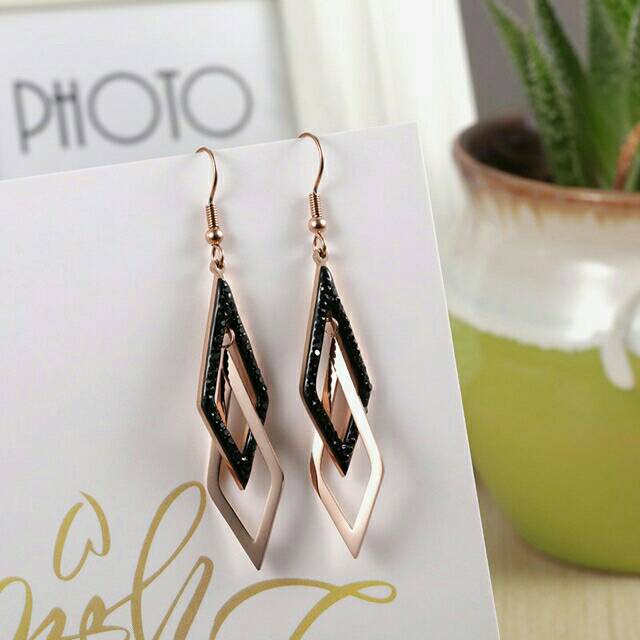 GG Anting Tusuk Fashion Wanita Korea Titanium Lapis Emas 18k#AT-102