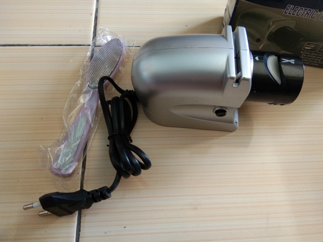 Swifty Sharp Listrik 2 In 1 / Alat Pengasah Pisau Gunting Otomatis / Asahan Pisau Gunting Elektric