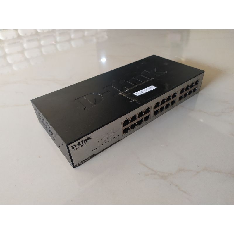 Switch 10/100 DLINK DES-1024D 24 Port Normal