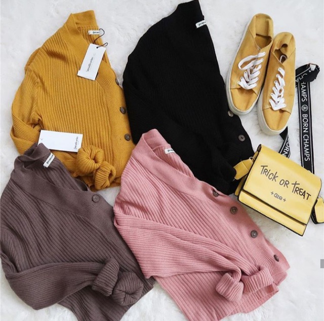 Lizzy - WILLY CARDI CROP BUTTON