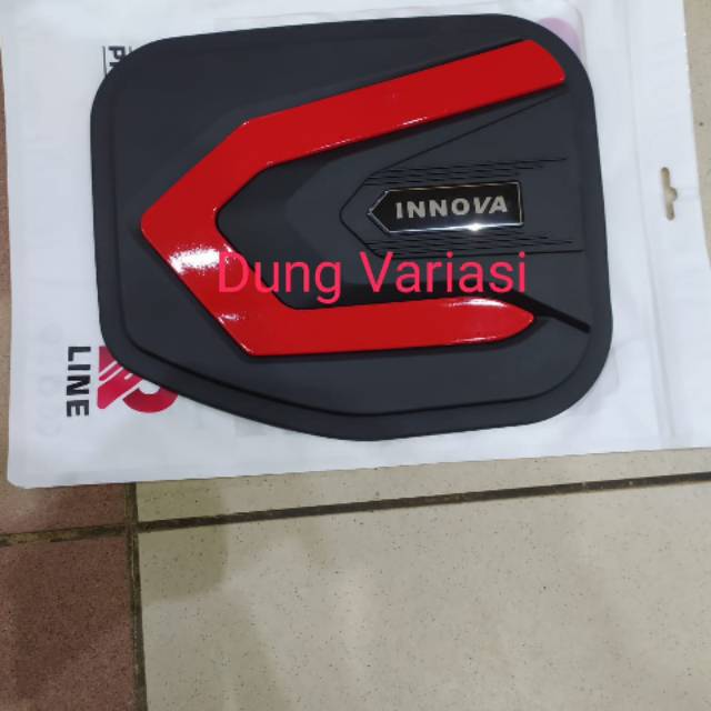 Tank cover/ tutup tangki mobil all new Innova 2016 hitam dop list merah