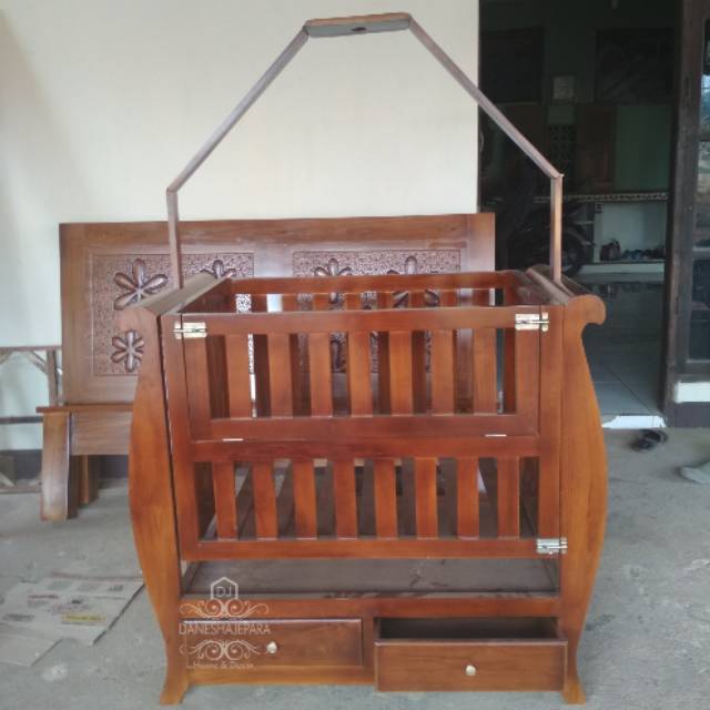 Tempat tidur bayi ayun kayu jati solid box bayi ayun