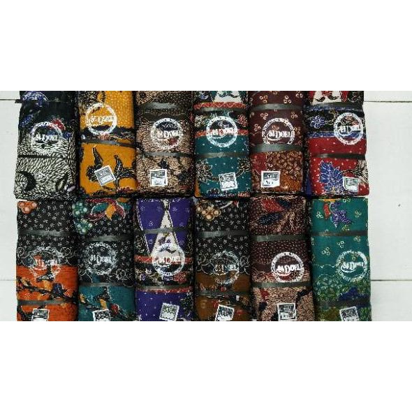 UBR.19My22ˣ– Sarung Batik wanita  SIDOEL / Sarung batik Madura