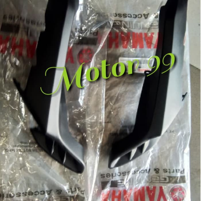 Sirip Tameng depan Xeon gt 125 kanan kiri original ygp