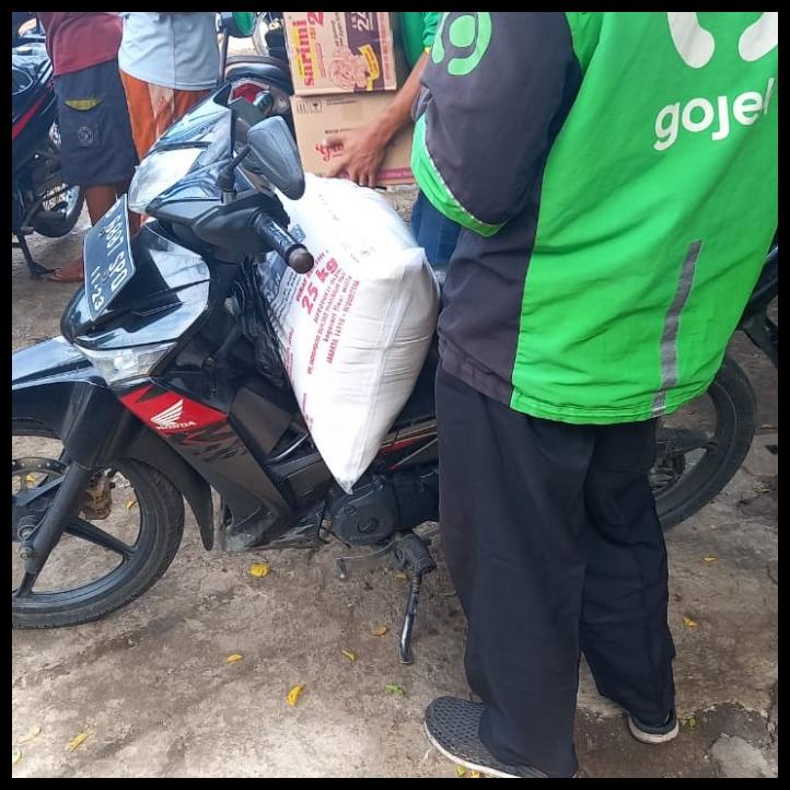 

TERBARUU!! Tepung Terigu SEGITIGA BIRU 25 Kg TERLARIS