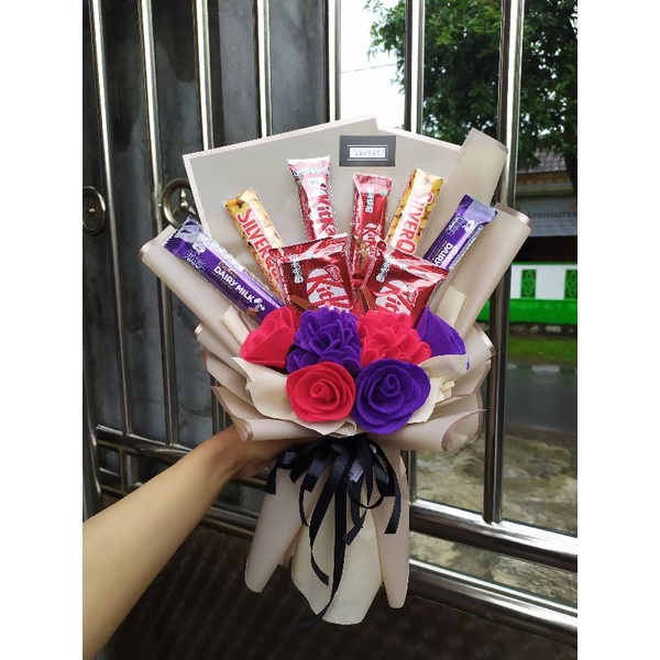 Bucket Coklat /Buket Coklat/Bucket Silverqueen Dairy Milk Kitkat/Buket Silverqueen Dairy Milk Kitkat