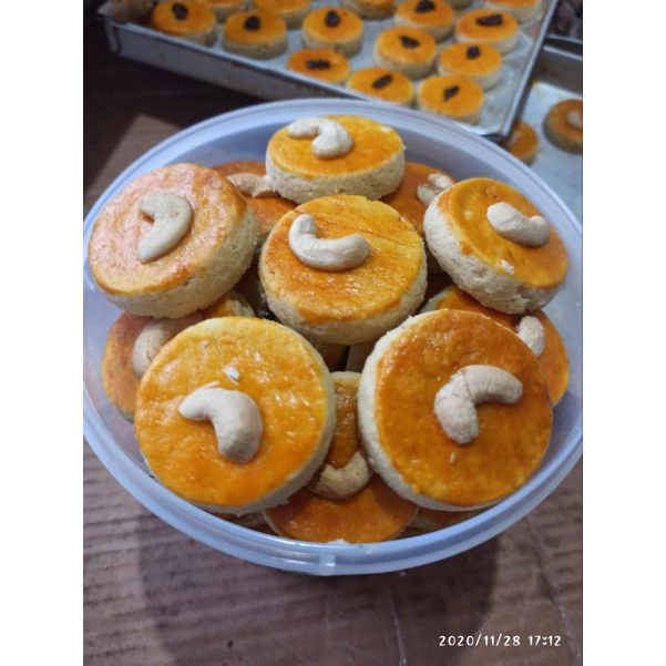 

kue kacang mente jember